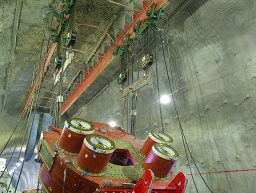 南京今明機械工程有限公司為中鐵山東李樓煤礦，定制4臺32t氣動葫蘆用于盾構機組裝